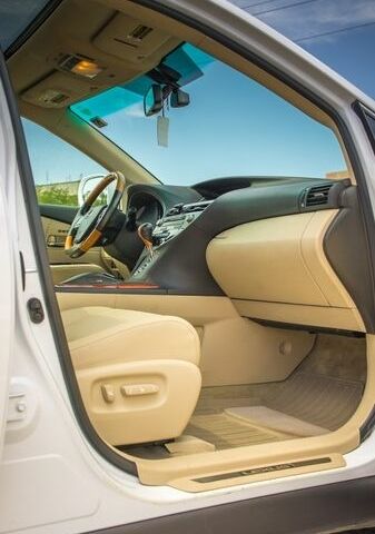 Белый Лексус РХ, объемом двигателя 3.46 л и пробегом 200 тыс. км за 20000 $, фото 13 на Automoto.ua