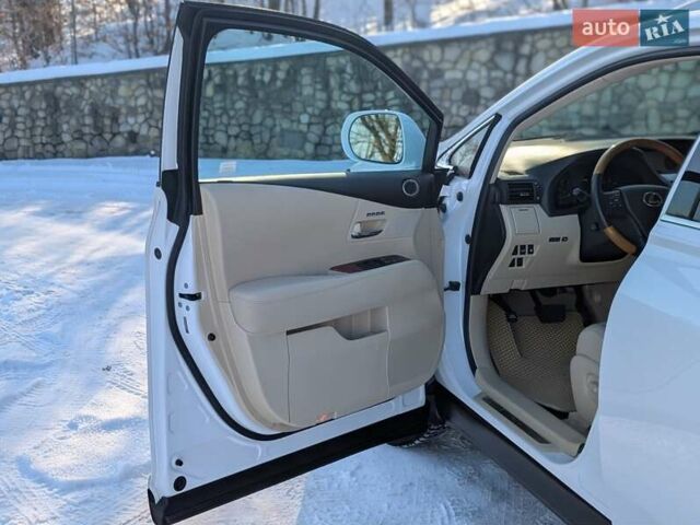 Белый Лексус РХ, объемом двигателя 3.5 л и пробегом 212 тыс. км за 16700 $, фото 51 на Automoto.ua