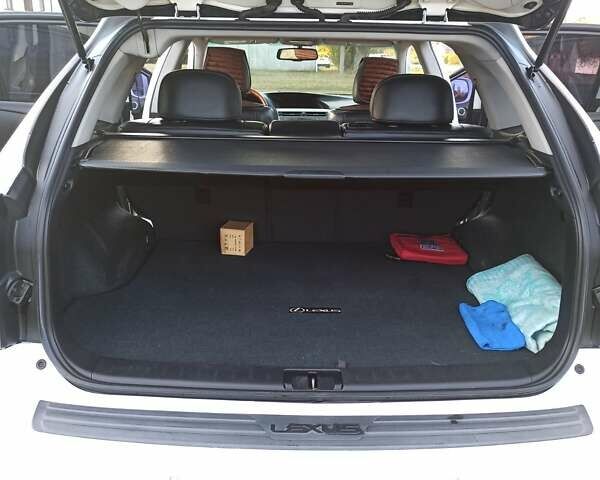 Белый Лексус РХ, объемом двигателя 3.46 л и пробегом 198 тыс. км за 17000 $, фото 12 на Automoto.ua