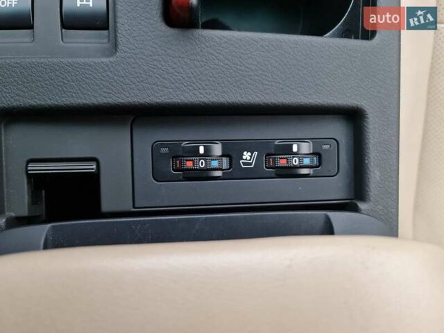 Белый Лексус РХ, объемом двигателя 3.5 л и пробегом 59 тыс. км за 21990 $, фото 26 на Automoto.ua