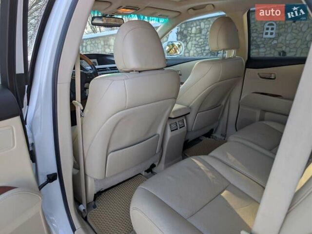 Белый Лексус РХ, объемом двигателя 3.5 л и пробегом 212 тыс. км за 16700 $, фото 65 на Automoto.ua