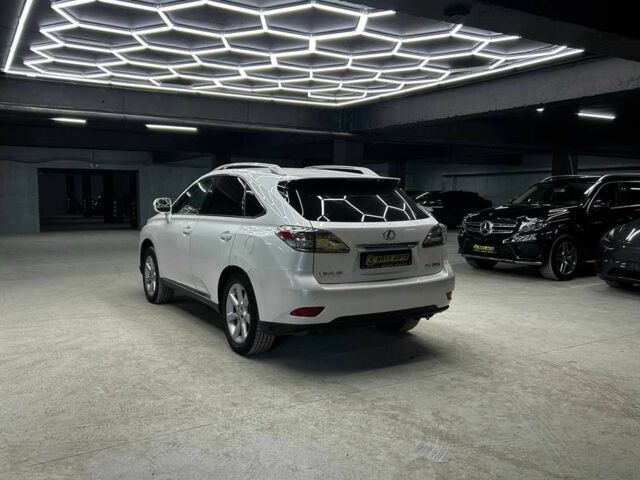 Белый Лексус РХ, объемом двигателя 3.5 л и пробегом 159 тыс. км за 16600 $, фото 4 на Automoto.ua