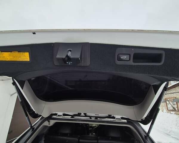 Белый Лексус РХ, объемом двигателя 3.46 л и пробегом 256 тыс. км за 19000 $, фото 10 на Automoto.ua