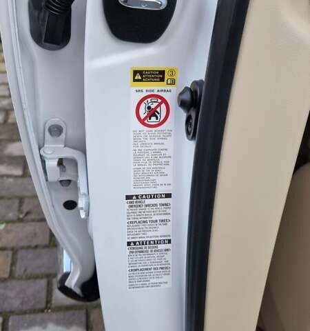 Білий Лексус РХ, об'ємом двигуна 3.5 л та пробігом 193 тис. км за 20000 $, фото 15 на Automoto.ua