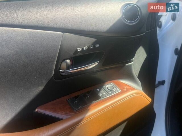 Белый Лексус РХ, объемом двигателя 3.5 л и пробегом 150 тыс. км за 23200 $, фото 9 на Automoto.ua