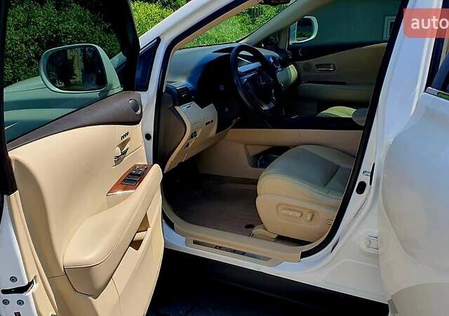 Белый Лексус РХ, объемом двигателя 3.5 л и пробегом 193 тыс. км за 21900 $, фото 10 на Automoto.ua