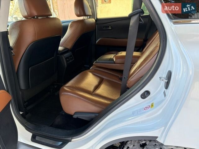 Белый Лексус РХ, объемом двигателя 3.46 л и пробегом 278 тыс. км за 21400 $, фото 19 на Automoto.ua