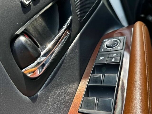 Белый Лексус РХ, объемом двигателя 3.46 л и пробегом 280 тыс. км за 20900 $, фото 19 на Automoto.ua