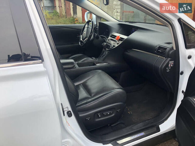 Белый Лексус РХ, объемом двигателя 3.5 л и пробегом 154 тыс. км за 27000 $, фото 5 на Automoto.ua