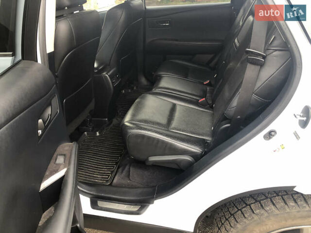 Белый Лексус РХ, объемом двигателя 3.5 л и пробегом 154 тыс. км за 27000 $, фото 3 на Automoto.ua