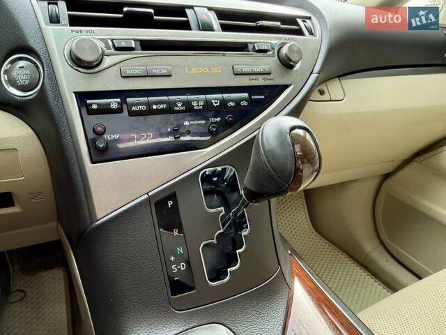 Белый Лексус РХ, объемом двигателя 3.46 л и пробегом 240 тыс. км за 18800 $, фото 54 на Automoto.ua
