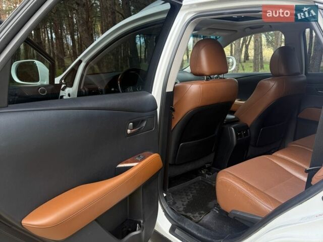 Белый Лексус РХ, объемом двигателя 3.46 л и пробегом 230 тыс. км за 19000 $, фото 8 на Automoto.ua