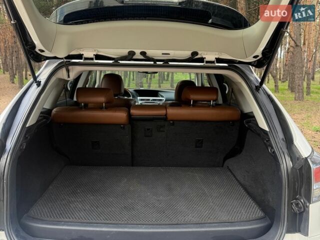 Белый Лексус РХ, объемом двигателя 3.46 л и пробегом 230 тыс. км за 19000 $, фото 19 на Automoto.ua