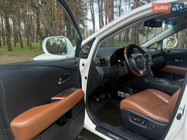 Белый Лексус РХ, объемом двигателя 3.46 л и пробегом 230 тыс. км за 19000 $, фото 6 на Automoto.ua