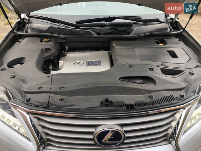 Белый Лексус РХ, объемом двигателя 3.5 л и пробегом 154 тыс. км за 27000 $, фото 12 на Automoto.ua