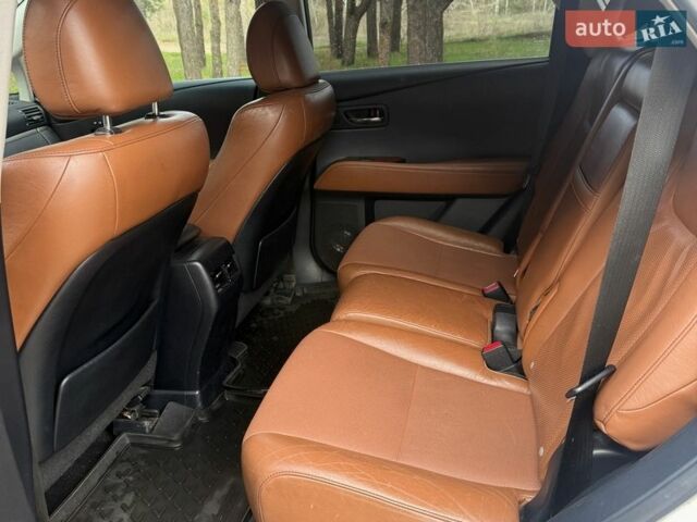 Белый Лексус РХ, объемом двигателя 3.46 л и пробегом 230 тыс. км за 19000 $, фото 9 на Automoto.ua