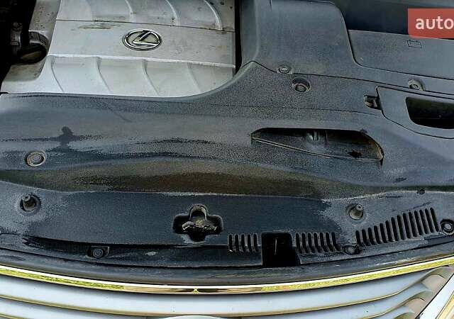 Белый Лексус РХ, объемом двигателя 3.5 л и пробегом 193 тыс. км за 21900 $, фото 4 на Automoto.ua