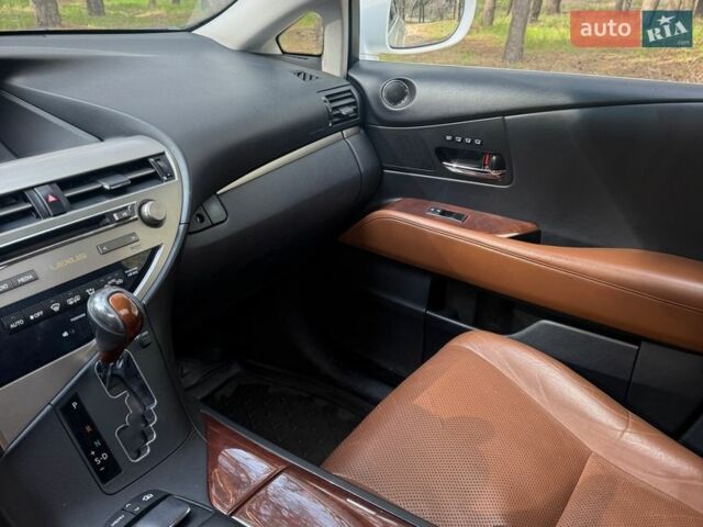 Белый Лексус РХ, объемом двигателя 3.46 л и пробегом 230 тыс. км за 19000 $, фото 18 на Automoto.ua