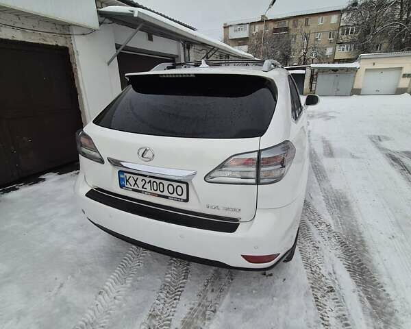 Белый Лексус РХ, объемом двигателя 3.46 л и пробегом 256 тыс. км за 19000 $, фото 3 на Automoto.ua