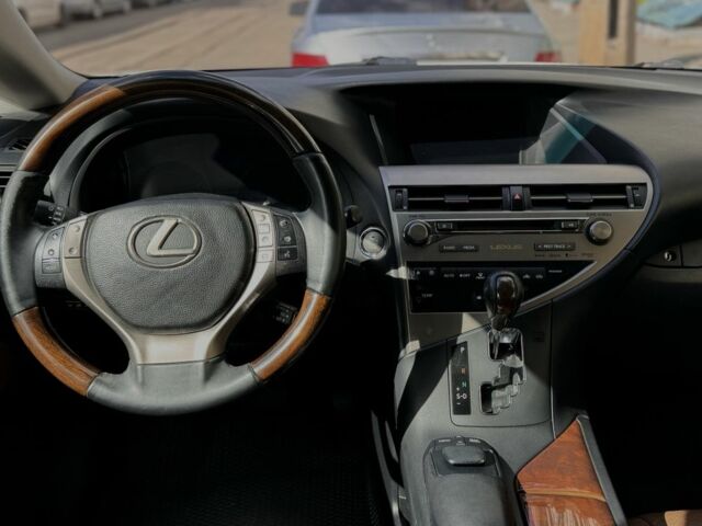 Белый Лексус РХ, объемом двигателя 3.5 л и пробегом 235 тыс. км за 17500 $, фото 3 на Automoto.ua