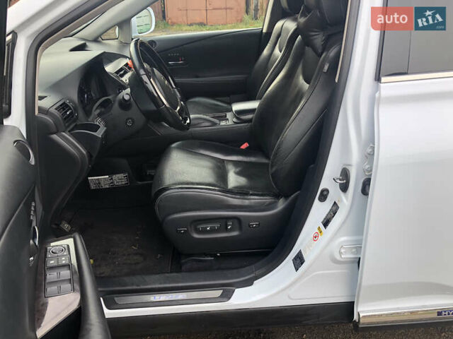 Белый Лексус РХ, объемом двигателя 3.5 л и пробегом 154 тыс. км за 27000 $, фото 6 на Automoto.ua