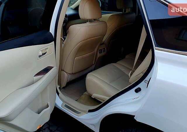 Белый Лексус РХ, объемом двигателя 3.5 л и пробегом 193 тыс. км за 21900 $, фото 31 на Automoto.ua