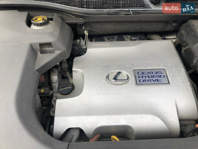 Белый Лексус РХ, объемом двигателя 3.5 л и пробегом 154 тыс. км за 27000 $, фото 10 на Automoto.ua