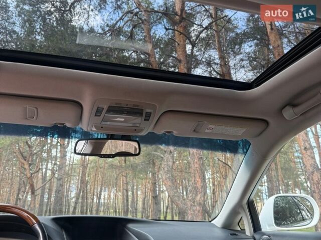 Белый Лексус РХ, объемом двигателя 3.46 л и пробегом 230 тыс. км за 19000 $, фото 15 на Automoto.ua