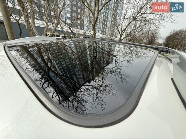 Белый Лексус РХ, объемом двигателя 3.46 л и пробегом 240 тыс. км за 18800 $, фото 49 на Automoto.ua