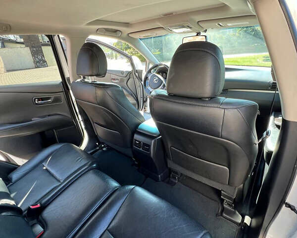 Белый Лексус РХ, объемом двигателя 3.46 л и пробегом 157 тыс. км за 24000 $, фото 11 на Automoto.ua