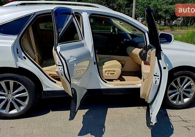 Белый Лексус РХ, объемом двигателя 3.5 л и пробегом 193 тыс. км за 21900 $, фото 16 на Automoto.ua