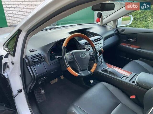 Белый Лексус РХ, объемом двигателя 3.46 л и пробегом 200 тыс. км за 21900 $, фото 6 на Automoto.ua