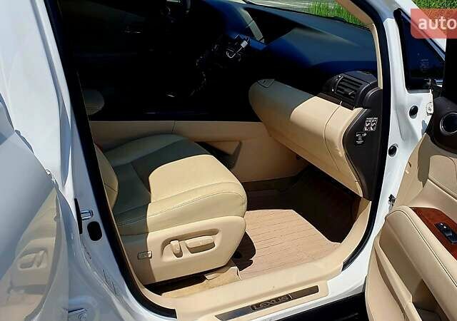 Белый Лексус РХ, объемом двигателя 3.5 л и пробегом 193 тыс. км за 21900 $, фото 18 на Automoto.ua