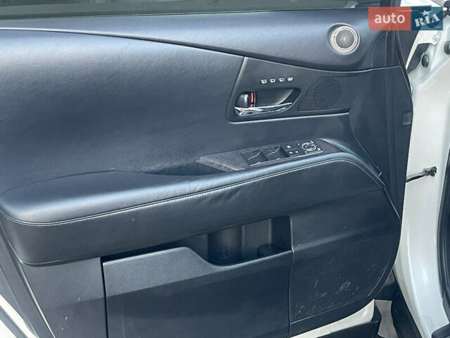 Білий Лексус РХ, об'ємом двигуна 3.46 л та пробігом 162 тис. км за 18900 $, фото 8 на Automoto.ua