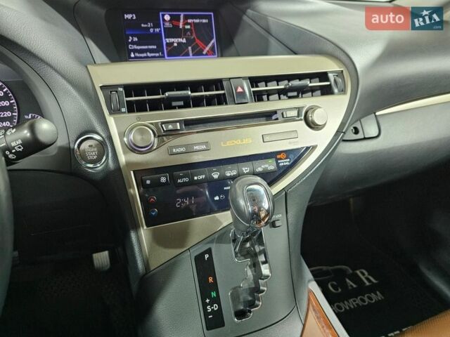 Белый Лексус РХ, объемом двигателя 3.46 л и пробегом 200 тыс. км за 21999 $, фото 31 на Automoto.ua