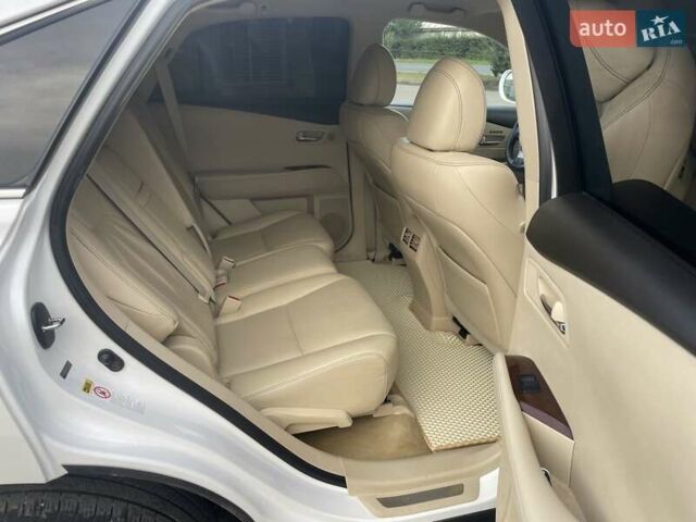 Белый Лексус РХ, объемом двигателя 3.46 л и пробегом 192 тыс. км за 21800 $, фото 27 на Automoto.ua