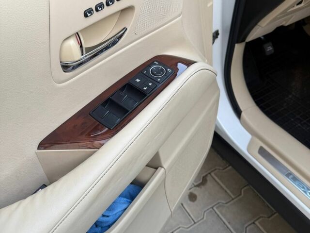 Белый Лексус РХ, объемом двигателя 3.46 л и пробегом 170 тыс. км за 26000 $, фото 37 на Automoto.ua