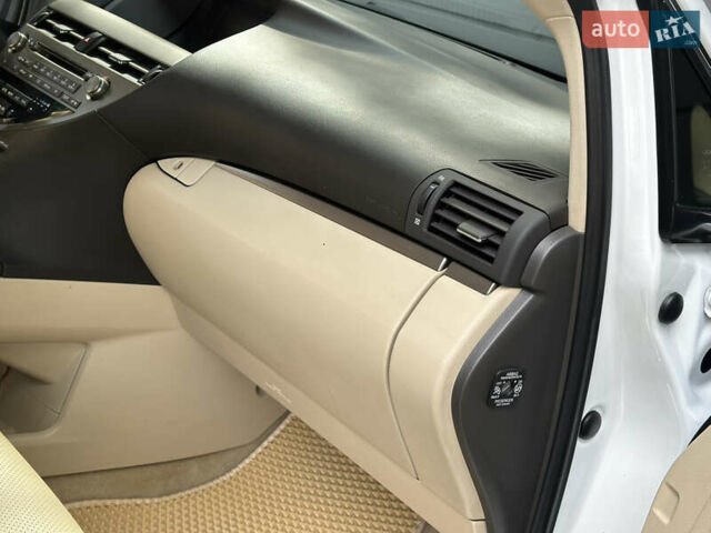 Белый Лексус РХ, объемом двигателя 2.7 л и пробегом 189 тыс. км за 17999 $, фото 43 на Automoto.ua