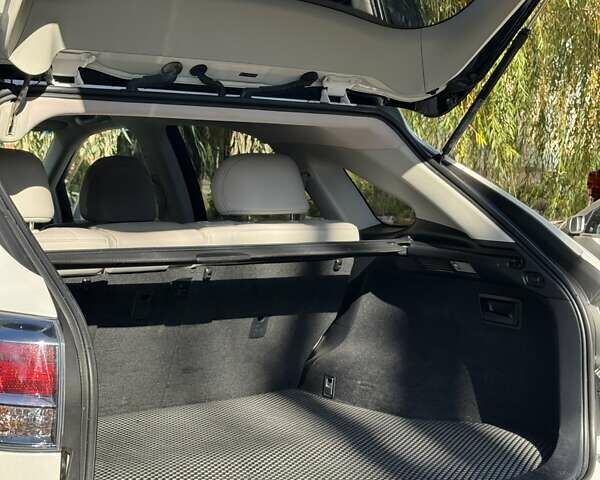 Білий Лексус РХ, об'ємом двигуна 3.46 л та пробігом 194 тис. км за 18300 $, фото 23 на Automoto.ua