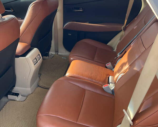 Білий Лексус РХ, об'ємом двигуна 3.46 л та пробігом 210 тис. км за 18900 $, фото 24 на Automoto.ua