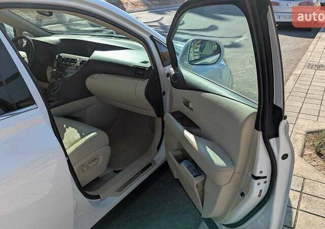 Белый Лексус РХ, объемом двигателя 3.46 л и пробегом 220 тыс. км за 19000 $, фото 13 на Automoto.ua