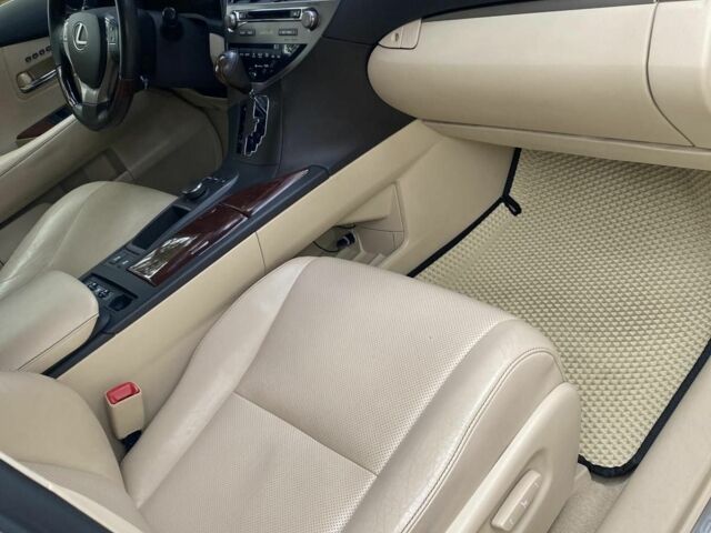 Белый Лексус РХ, объемом двигателя 3.5 л и пробегом 176 тыс. км за 18000 $, фото 7 на Automoto.ua