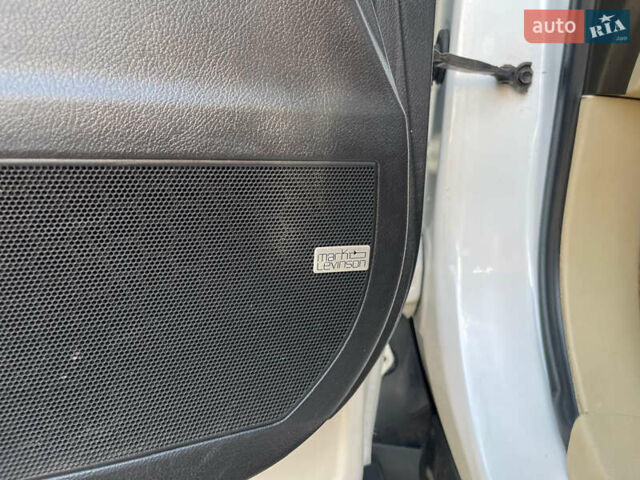 Білий Лексус РХ, об'ємом двигуна 3.46 л та пробігом 210 тис. км за 18900 $, фото 22 на Automoto.ua