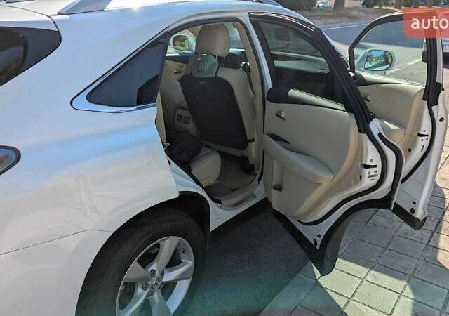 Белый Лексус РХ, объемом двигателя 3.46 л и пробегом 220 тыс. км за 19000 $, фото 10 на Automoto.ua