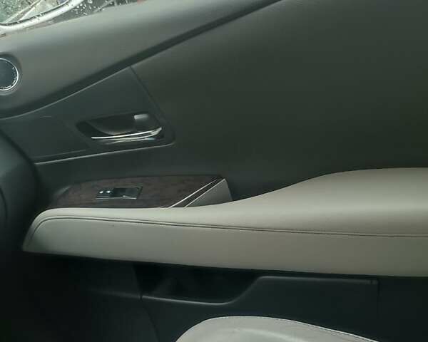 Белый Лексус РХ, объемом двигателя 3.5 л и пробегом 180 тыс. км за 21500 $, фото 10 на Automoto.ua