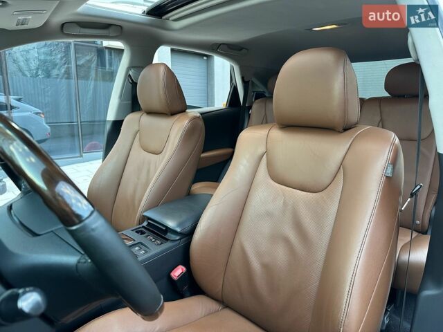 Белый Лексус РХ, объемом двигателя 3.5 л и пробегом 180 тыс. км за 22500 $, фото 6 на Automoto.ua