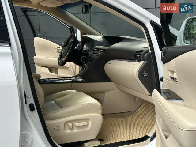 Белый Лексус РХ, объемом двигателя 2.7 л и пробегом 189 тыс. км за 17999 $, фото 40 на Automoto.ua