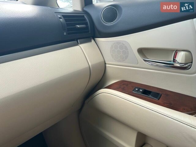 Белый Лексус РХ, объемом двигателя 3.46 л и пробегом 170 тыс. км за 26000 $, фото 74 на Automoto.ua