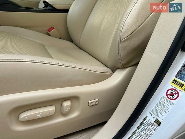 Белый Лексус РХ, объемом двигателя 3.46 л и пробегом 107 тыс. км за 15900 $, фото 22 на Automoto.ua