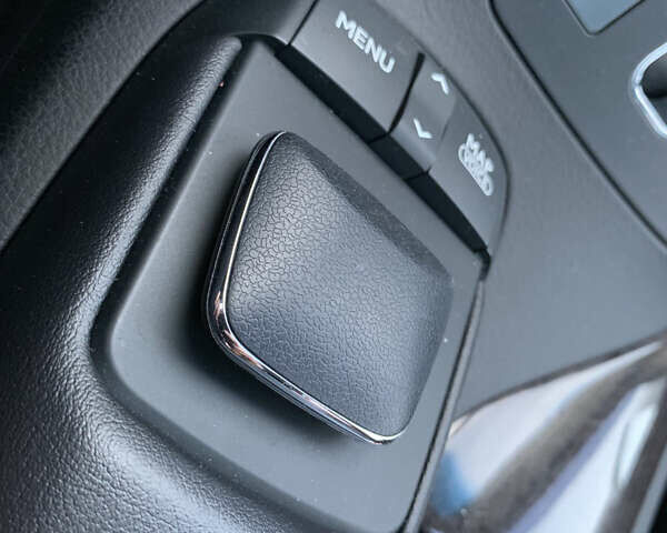 Белый Лексус РХ, объемом двигателя 3.46 л и пробегом 77 тыс. км за 27000 $, фото 19 на Automoto.ua